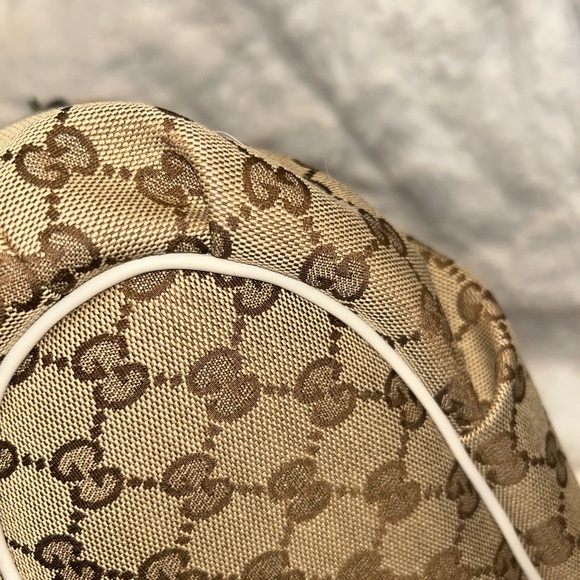 Gucci GG Canvas Crossbody Bag - Picture 15 of 16